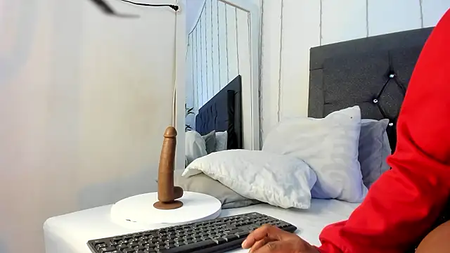 ebony hot1 online show from December 2024 01:40:01 PM