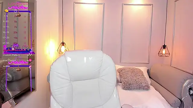 Lanna18 online show from September 2025 11:46:02 AM