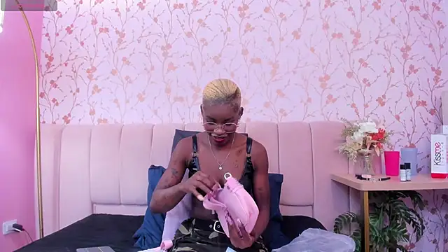 amber-hill online show from February 2026 07:20:01 PM