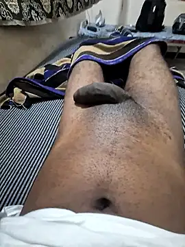 Snapshot of Yours_daddy6728 chatting on January 2026 01:13:01 PM Yours daddy6728 online show from January 2026 01:13:01 PM