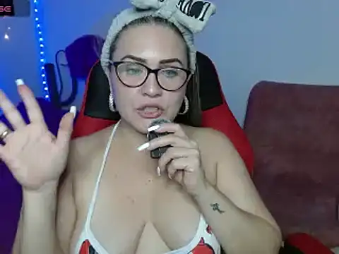 helenca43 online show from February 2025 02:48:02 AM