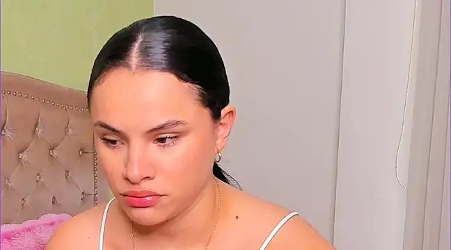 Luciluu20 online show from February 2025 06:42:02 PM