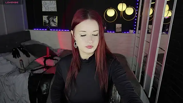 Lily Moonlight online show from October 2025 07:25:02 AM