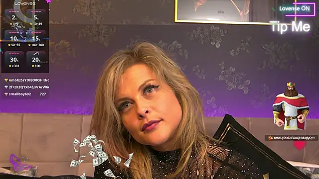 Snapshot of ZoeMesmerize chatting on February 2025 03:09:02 AM ZoeMesmerize online show from February 2025 03:09:02 AM