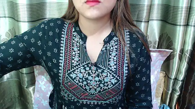 Snapshot of queen_angelina chatting on February 2026 10:54:02 PM queen angelina online show from February 2026 10:54:02 PM