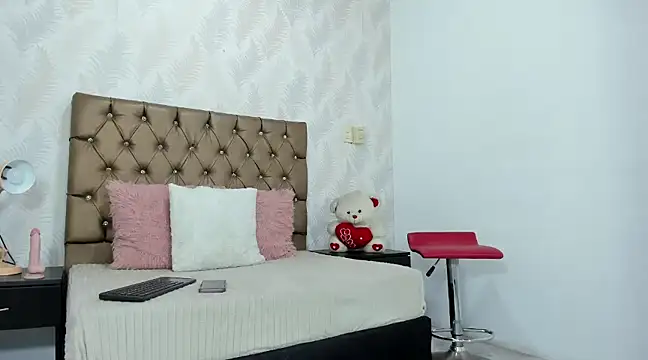 Snapshot of any_rox chatting on January 2025 12:45:02 PM any rox online show from January 2025 12:45:02 PM