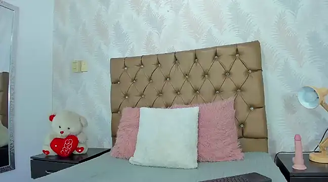 Snapshot of any_rox chatting on February 2025 01:33:02 PM any rox online show from February 2025 01:33:02 PM