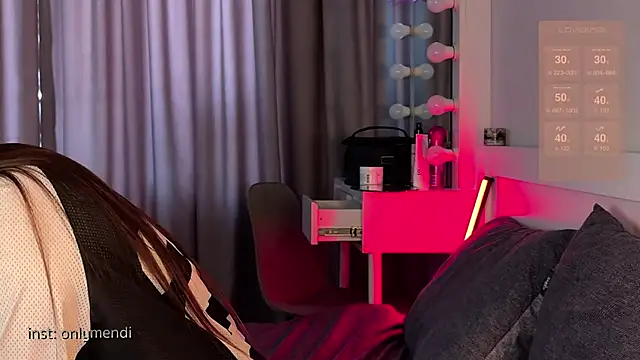 MENNDI online show from February 2025 12:44:02 PM