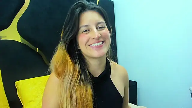 GiaRoussel online show from March 2025 07:48:02 PM