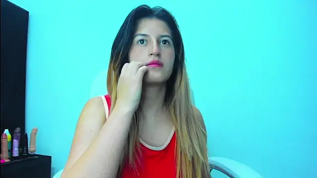 GiaRoussel online show from March 2025 01:37:02 PM