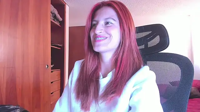 GiaRoussel online show from April 2026 02:23:02 PM