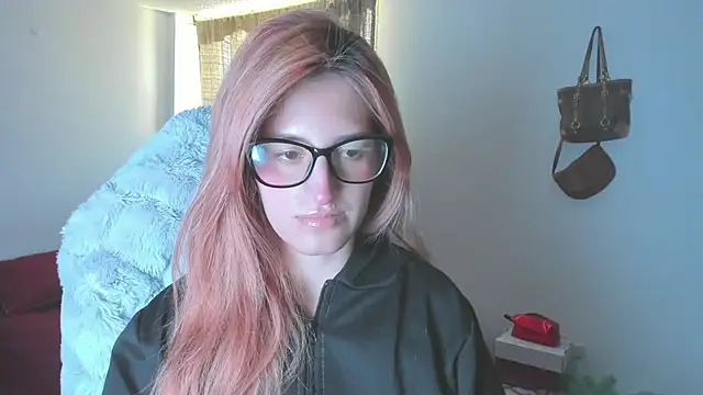 GiaRoussel online show from June 2026 02:15:02 PM