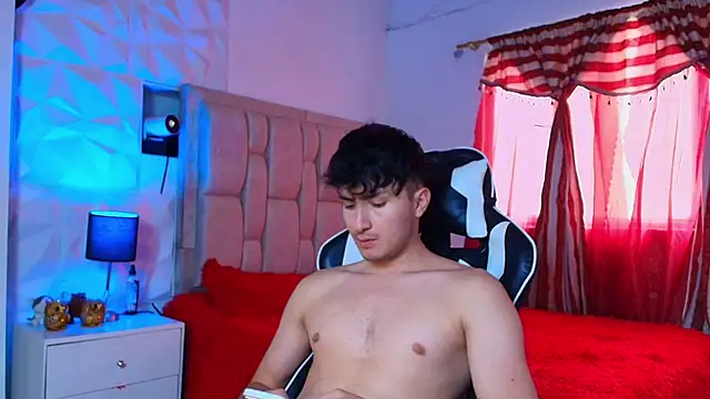 Snapshot of santyago_taylor chatting on December 2024 06:24:02 PM santyago taylor online show from December 2024 06:24:02 PM