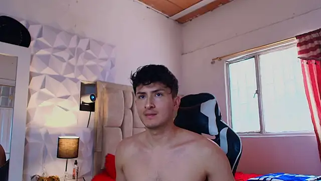 Snapshot of santyago_taylor chatting on December 2024 05:13:01 PM santyago taylor online show from December 2024 05:13:01 PM