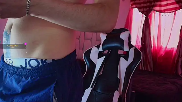 Snapshot of santyago_taylor chatting on December 2024 01:30:02 PM santyago taylor online show from December 2024 01:30:02 PM