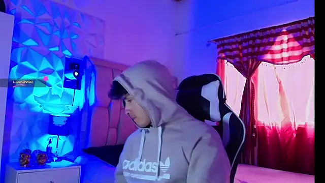 Snapshot of santyago_taylor chatting on January 2025 09:57:02 PM santyago taylor online show from January 2025 09:57:02 PM