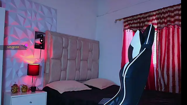 Snapshot of santyago_taylor chatting on January 2025 09:03:01 PM santyago taylor online show from January 2025 09:03:01 PM