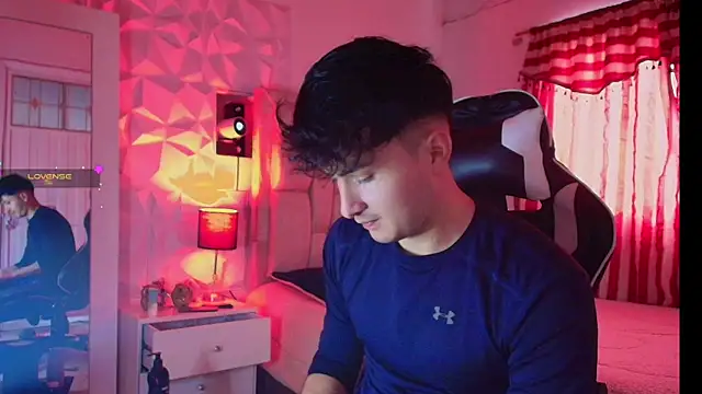 Snapshot of santyago_taylor chatting on January 2025 02:45:01 PM santyago taylor online show from January 2025 02:45:01 PM