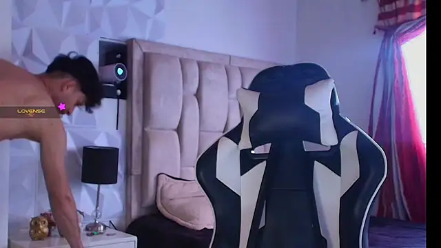 Snapshot of santyago_taylor chatting on January 2025 02:15:01 PM santyago taylor online show from January 2025 02:15:01 PM