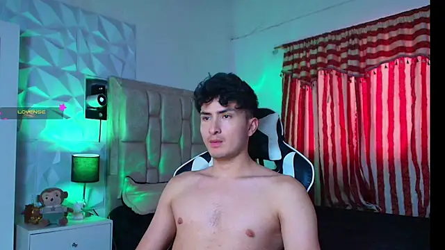 Snapshot of santyago_taylor chatting on January 2025 06:54:02 PM santyago taylor online show from January 2025 06:54:02 PM