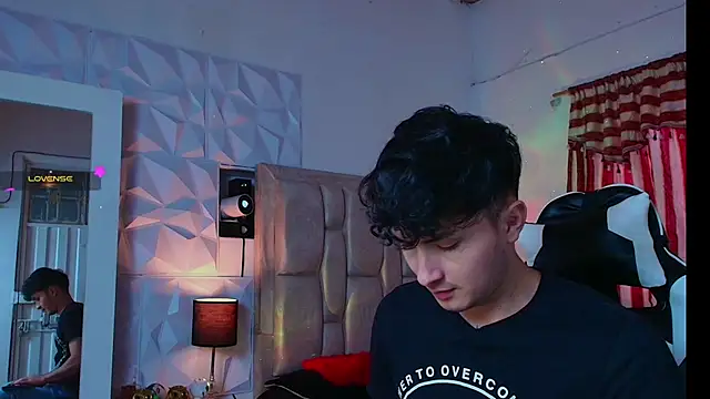 Snapshot of santyago_taylor chatting on January 2025 08:00:01 PM santyago taylor online show from January 2025 08:00:01 PM