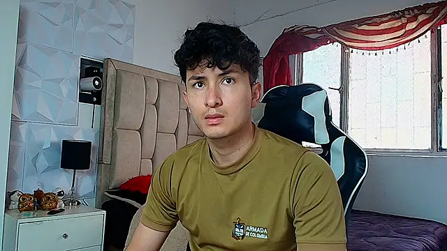 Snapshot of santyago_taylor chatting on January 2025 01:16:02 PM santyago taylor online show from January 2025 01:16:02 PM