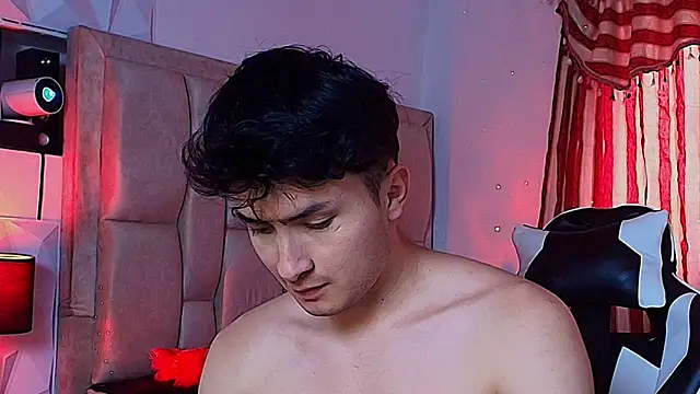 Snapshot of santyago_taylor chatting on January 2025 06:39:01 PM santyago taylor online show from January 2025 06:39:01 PM