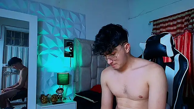 Snapshot of santyago_taylor chatting on February 2025 07:51:01 PM santyago taylor online show from February 2025 07:51:01 PM