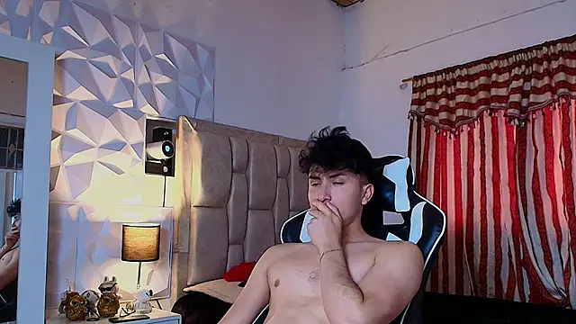 Snapshot of santyago_taylor chatting on February 2025 07:45:02 PM santyago taylor online show from February 2025 07:45:02 PM