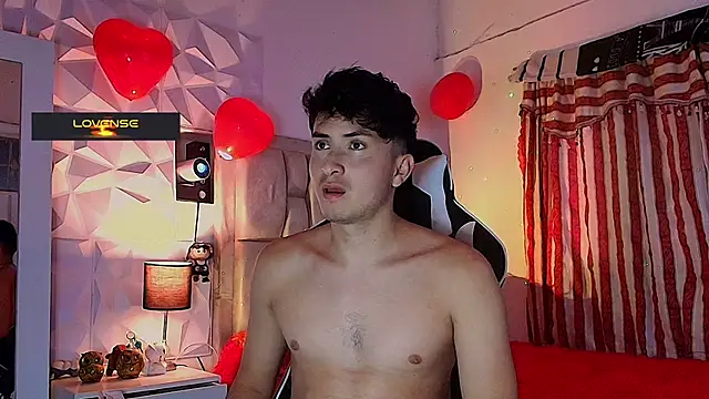 Snapshot of santyago_taylor chatting on March 2025 06:50:01 PM santyago taylor online show from March 2025 06:50:01 PM