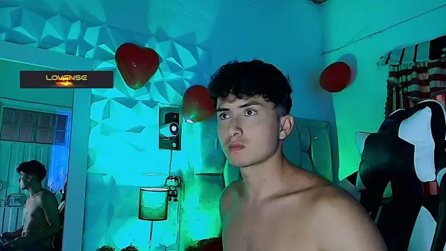 Snapshot of santyago_taylor chatting on March 2025 07:17:01 PM santyago taylor online show from March 2025 07:17:01 PM