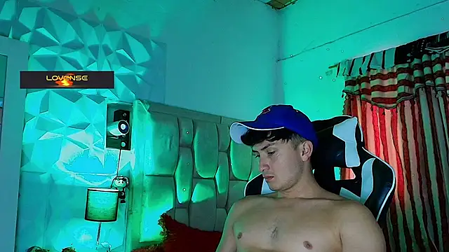 Snapshot of santyago_taylor chatting on March 2025 07:28:02 PM santyago taylor online show from March 2025 07:28:02 PM