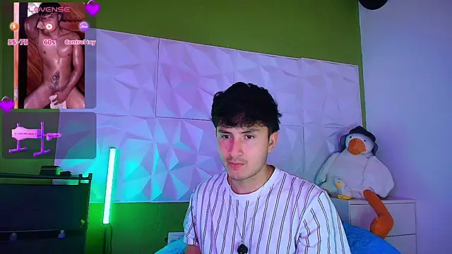 Snapshot of santyago_taylor chatting on October 2025 07:11:01 PM santyago taylor online show from October 2025 07:11:01 PM