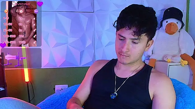 Snapshot of santyago_taylor chatting on October 2025 07:00:01 PM santyago taylor online show from October 2025 07:00:01 PM