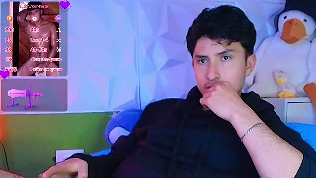 Snapshot of santyago_taylor chatting on October 2025 06:38:02 PM santyago taylor online show from October 2025 06:38:02 PM