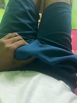 Snapshot of pussylover143x chatting on November 2025 01:22:01 PM pussylover143x online show from November 2025 01:22:01 PM