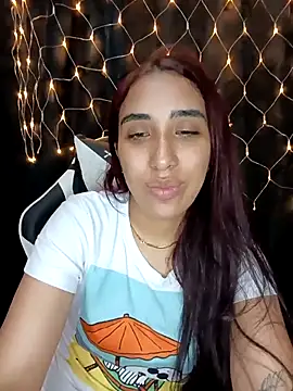 Snapshot of ifeelverywet_andhot chatting on October 2025 10:43:01 PM ifeelverywet andhot online show from October 2025 10:43:01 PM