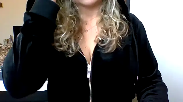 JenniLowen online show from January 2025 09:06:02 AM