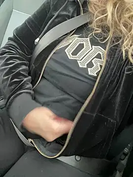 JenniLowen online show from February 2025 04:00:02 PM