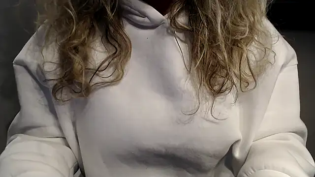 JenniLowen online show from February 2025 04:04:01 PM