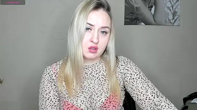 KennaJamess8 online show from January 2025 06:20:01 PM