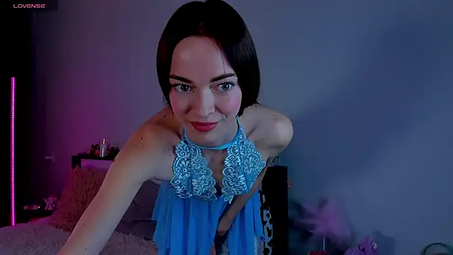 Snapshot of Undertheskin chatting on March 2025 04:04:01 PM Undertheskin online show from March 2025 04:04:01 PM