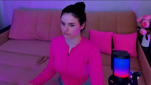 Lora Cain online show from March 2025 12:45:01 PM