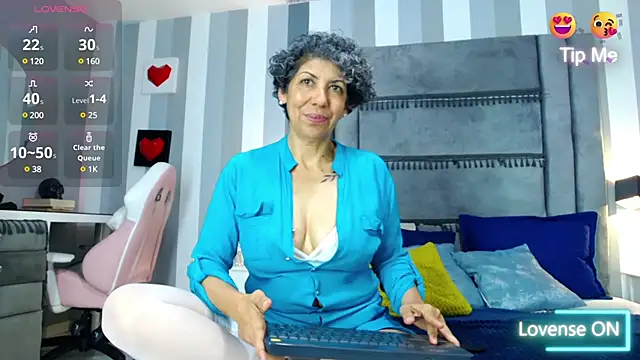 Snapshot of Julianewell chatting on February 2025 03:49:01 PM Julianewell online show from February 2025 03:49:01 PM