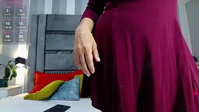 Snapshot of Julianewell chatting on October 2025 01:01:01 PM Julianewell online show from October 2025 01:01:01 PM