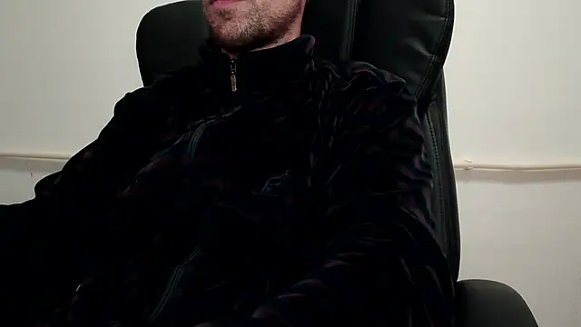 Snapshot of mikealcorleone chatting on February 2025 01:00:02 PM mikealcorleone online show from February 2025 01:00:02 PM
