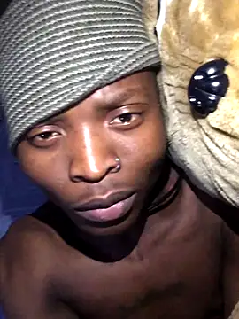 Snapshot of Mzulonesausy chatting on November 2025 06:17:01 PM Mzulonesausy online show from November 2025 06:17:01 PM