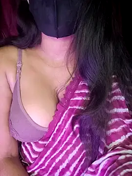 Snapshot of SexyAndHottie chatting on March 2025 03:38:02 PM SexyAndHottie online show from March 2025 03:38:02 PM