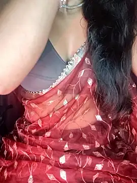 Snapshot of SexyAndHottie chatting on October 2025 05:52:02 PM SexyAndHottie online show from October 2025 05:52:02 PM