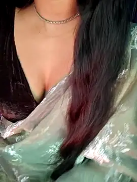 Snapshot of SexyAndHottie chatting on October 2025 03:21:02 PM SexyAndHottie online show from October 2025 03:21:02 PM